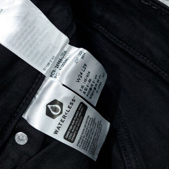 Levi's High Waisted Mom Jeans Tapered Stretch Size 24 x 29 Black High Rise - Picture 7 of 12